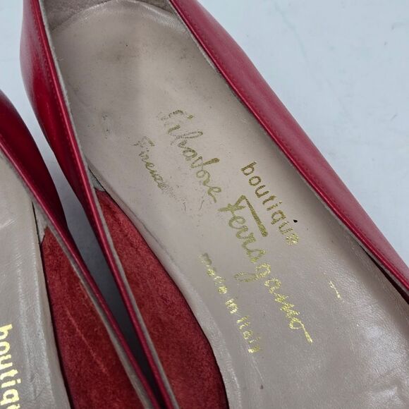 SALVATORE FERRAGAMO Vara Red Leather Bow Gold Logo Low Block Pumps 8AAAA - Picture 6 of 10